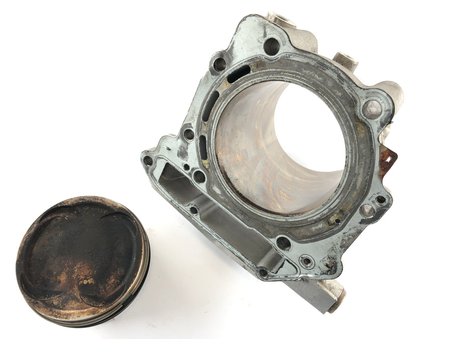 Can Am Spyder SM5 [2009] - Rear Cylinder with Piston