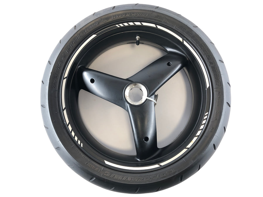 Triumph Daytona 955i T595N [2001] - Rear wheel rim with flaws