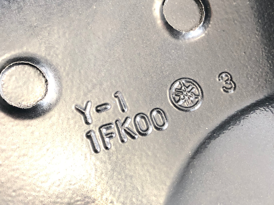 Yamaha V-max 1200 2EN [1997] - Cache réservoir gauche