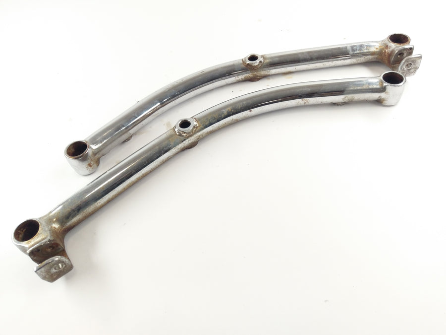 Suzuki Intruder VS 700 VP51A [1986] - Rear footrest bracket right left pair