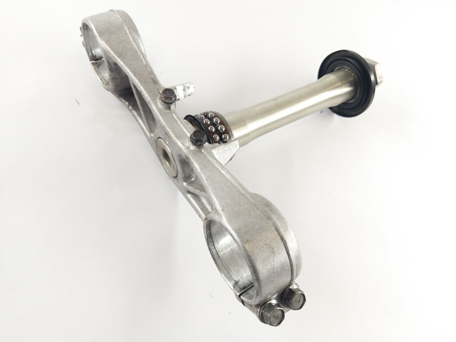 Kawasaki ZX-12R ZXT20A [2004] - lower triple clamp
