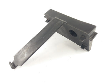 Triumph Speed ​​Triple T509 885i [1998] - Battery compartment fixing - 0