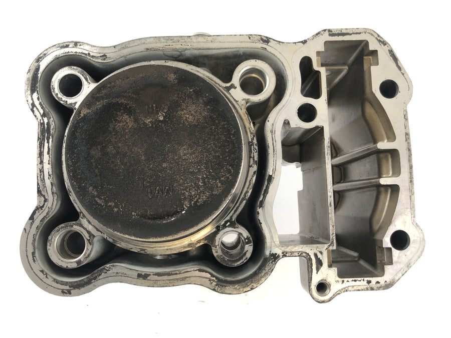 Honda XRV 750 Africa Twin RD04 [1993] - Cylindre avec piston avant