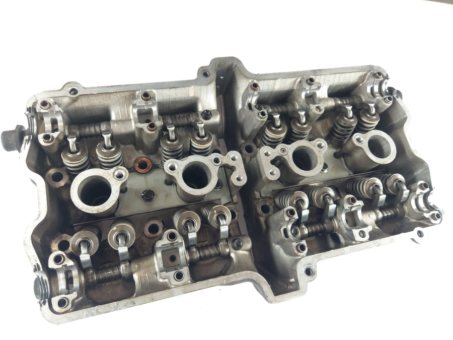 Suzuki GSXR 1100 GV73A [1992] - Cylinder head