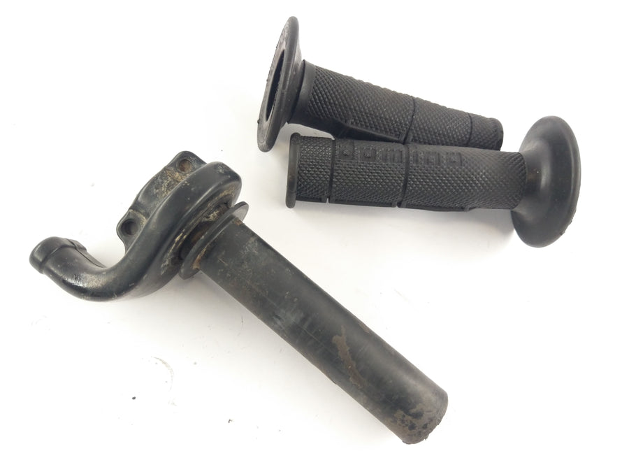 Husquvarna TE 250 H8 [2004] - Throttle grip with rubber grips