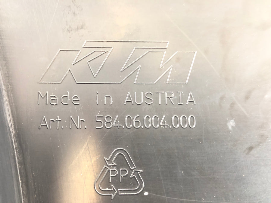 KTM 640 LC4 Prestige [2003] - Air filter box cover right