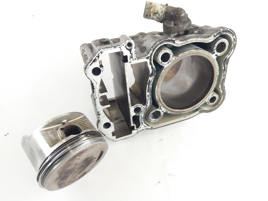 Honda XRV 650 African Twin RD03 [1989] - Cylinder with piston