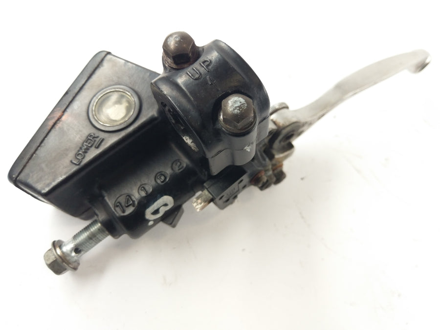 Suzuki GSXR 1100 GV73A [1992] - Front brake pump with brake lever
