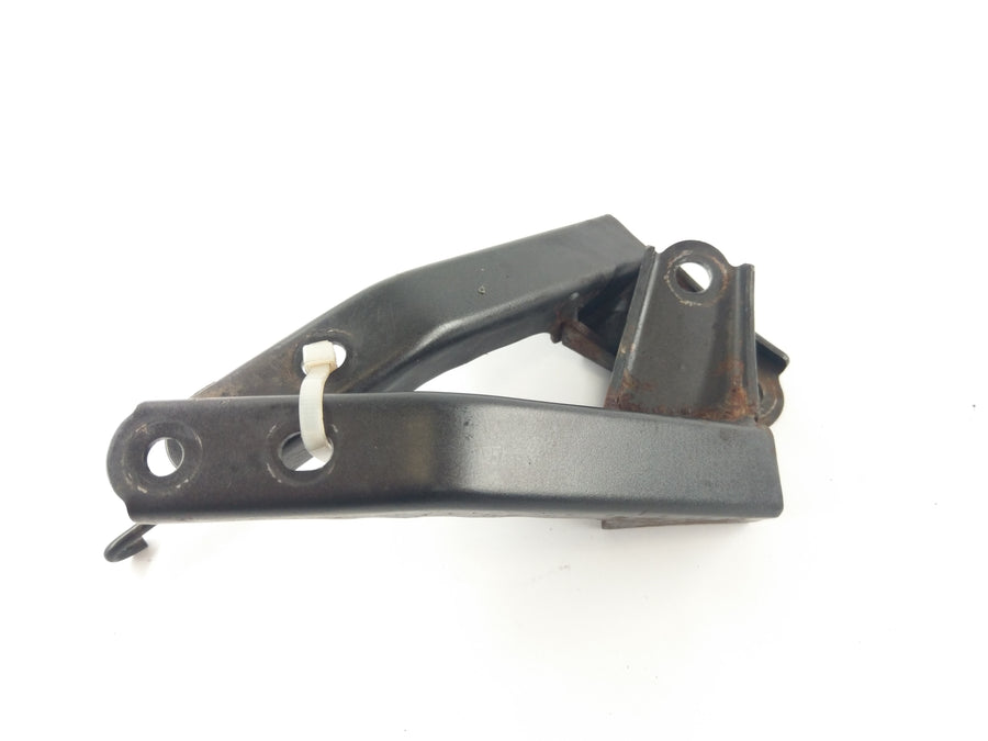 Honda CBR 125 JC34 [2006] - Front engine mount Engine mount set