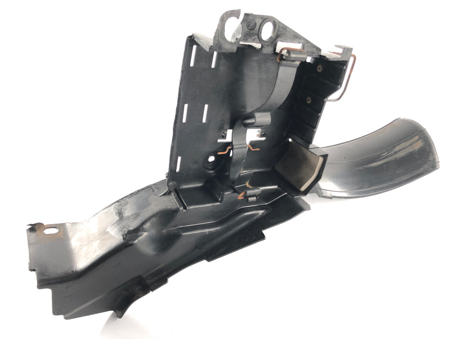 Yamaha DT 125 R DE03 [1999] - Battery box splash guard