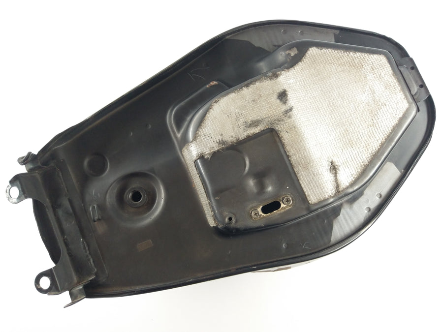 Suzuki GSXR 1100 GV73A [1992] - Tank petrol tank slight dents