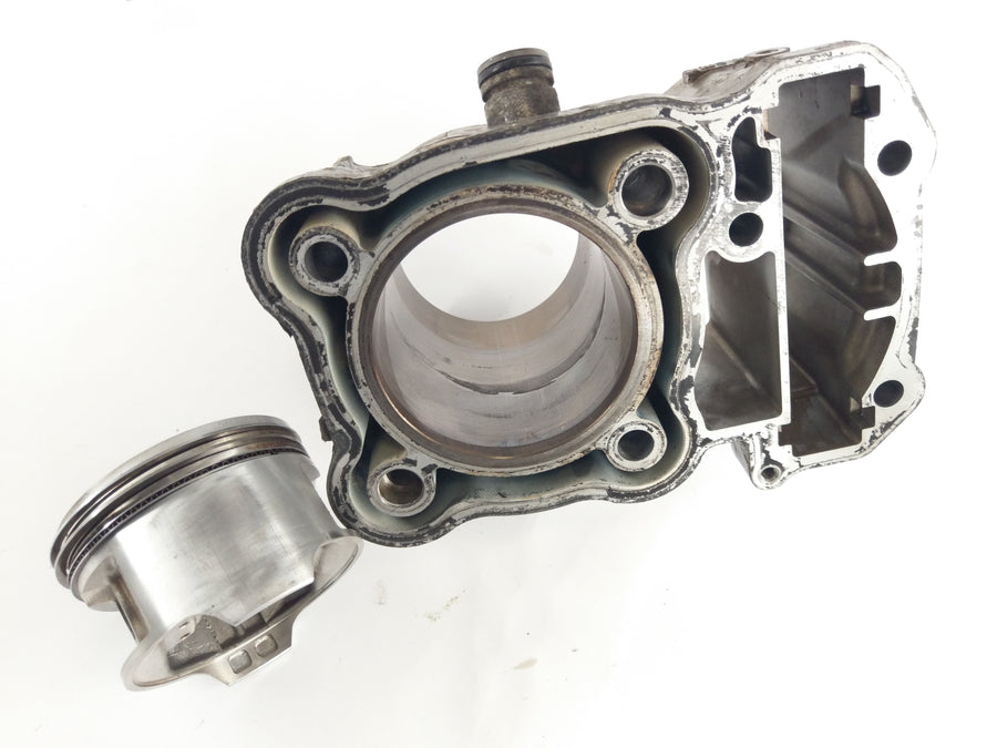 Honda XRV 650 African Twin RD03 [1989] - Cylinder with piston