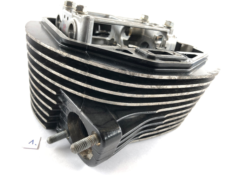 Kawasaki VN 900 Classic [2010] - Cylinder head