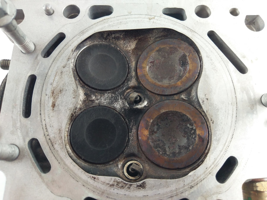 Aprilia RSV 1000 Tuono RP [2005] - Cylinder head