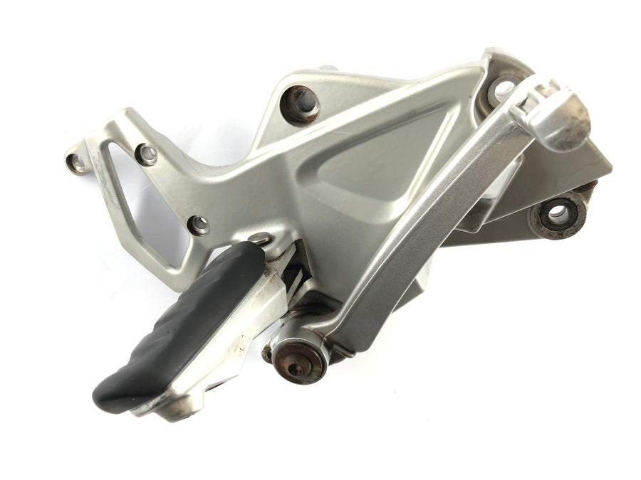 BMW F 800 ST [2006] - Fußrastenanlage rechts  mit Bremspedal