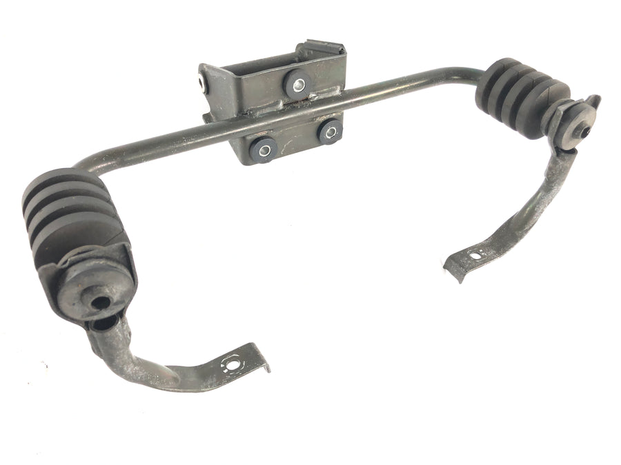 Suzuki DL 1000 V-Strom [2006] - Support de montage de réservoir de carburant