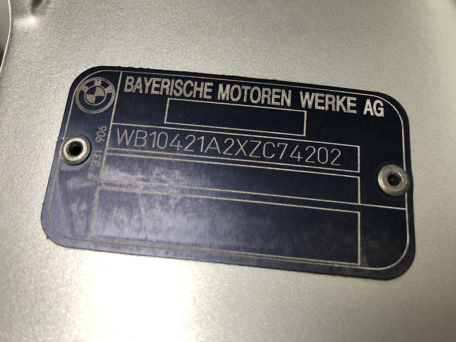 BMW R 850 C 259C [1999] - frame head with vehicle documents