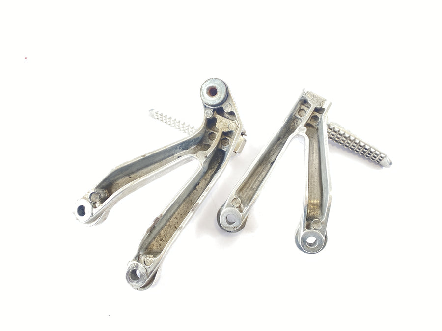 Honda CBR 900 RR SC33 [1996] - Passenger footrests, passenger footrests and holders