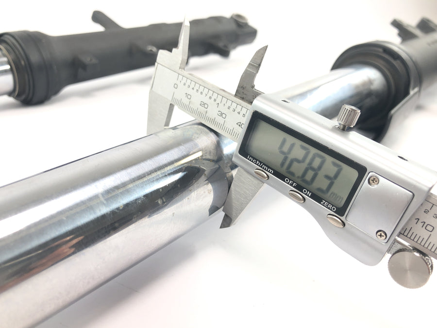 Yamaha MT 03 RM02 [2007] - Fourche fourche télescopique avec axe tubes de fourche barres de fourche