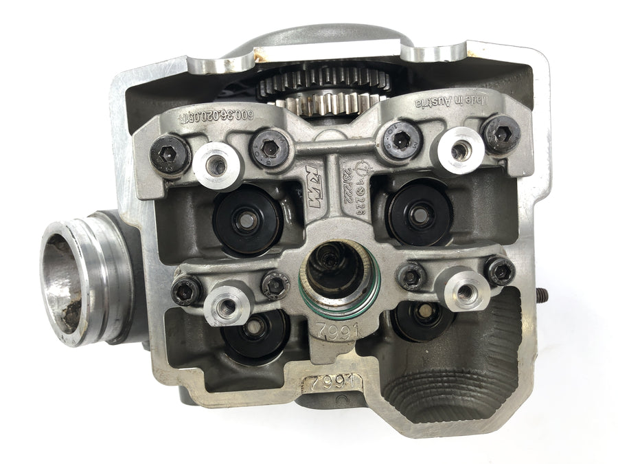 KTM 950 SM LC8 [2008] - cylinder head in front