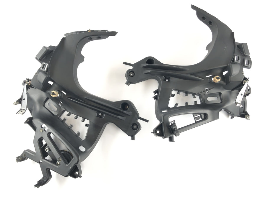 BMW K 1300 S K12S [2010] - Reclatrez le support sur le phare droit enregistrant des bois