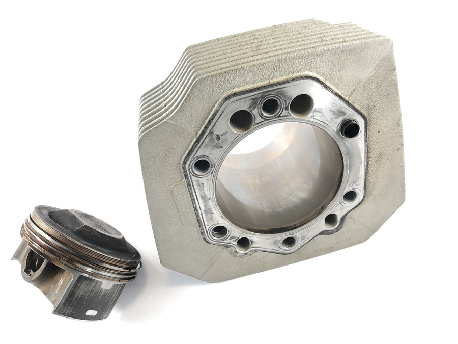 Moto Guzzi Norge 1200 [2006] - cylinder with pistons on the right