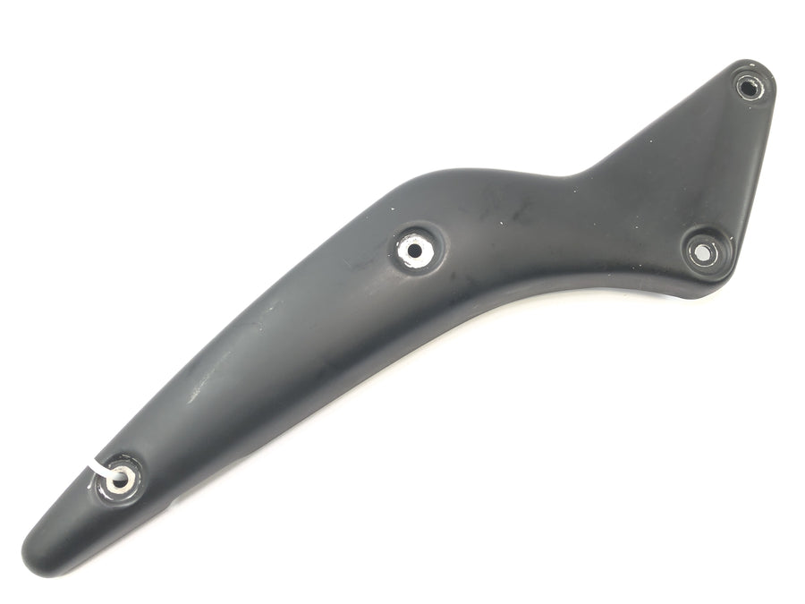 Suzuki VZ 1500 WVCU [2011] - Rear fender strut right bracket rear fender