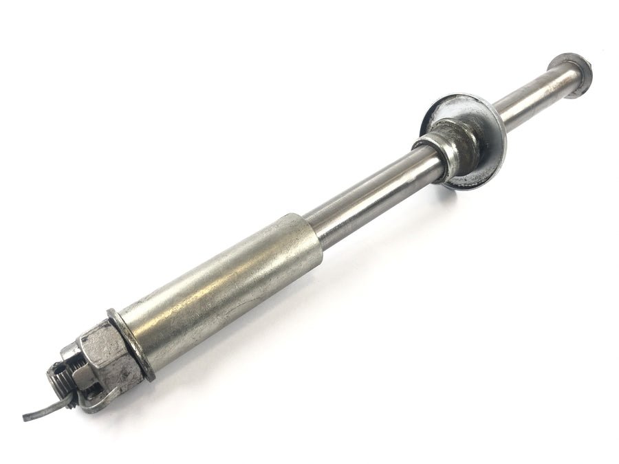 Kawasaki VN 1600 Mean Streak VNT60B [2005] - Rear axle with bushings and spacers