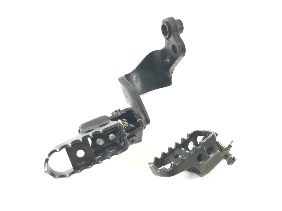 Yamaha XTZ 750 3LD [1989] - Driver footrests left and right