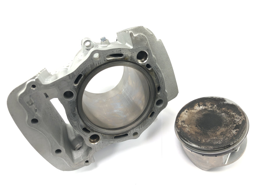Kawasaki VN 1600 Classic VNT60A [2007] - cylindre avec piston à l'avant