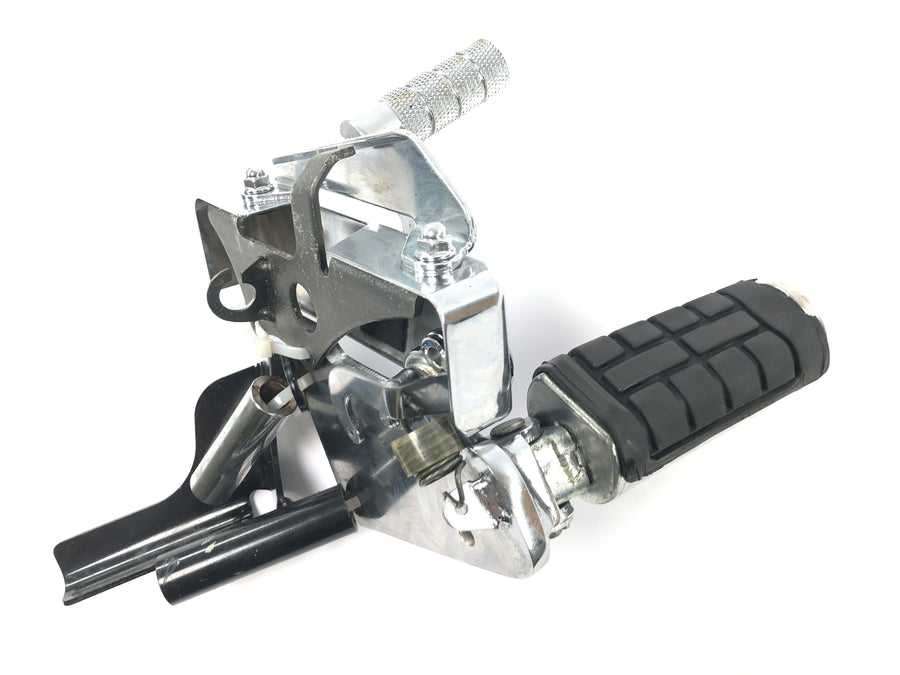 Honda VTX 1800 SC46 [2004] - Driver's footrest right with bracket and brake pedal