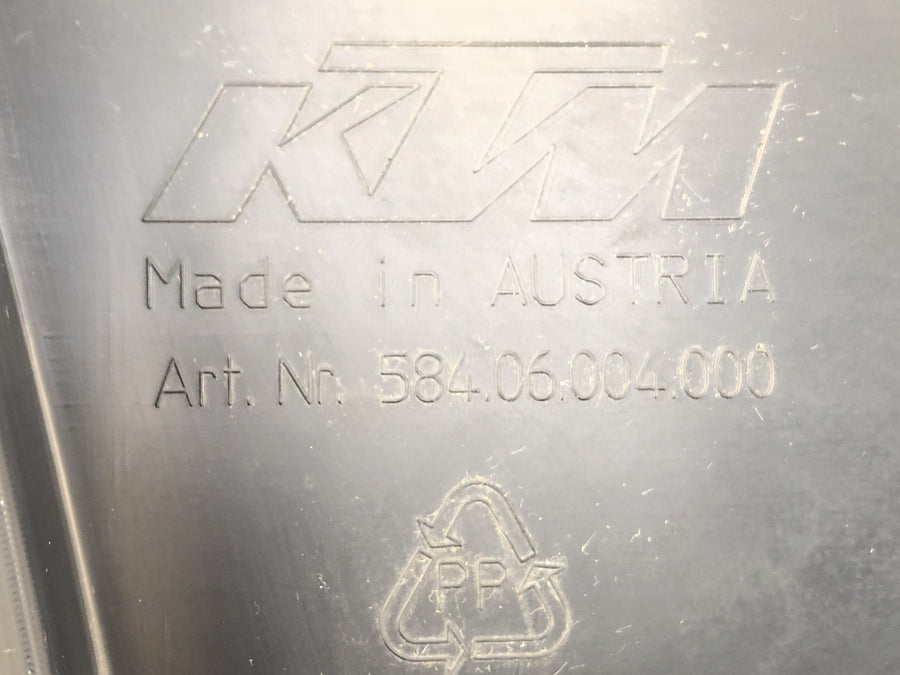 KTM LC4 640 EGS [2004] - Couverture latérale à droite