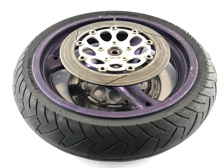 Suzuki GSX-R 1100 W GU75 C [1993] - Front wheel rim with signs of wear