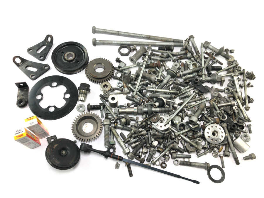 Moto Guzzi Stelvio 1200 8V LZ E 00 [2016] - remaining parts and screws mixed lot