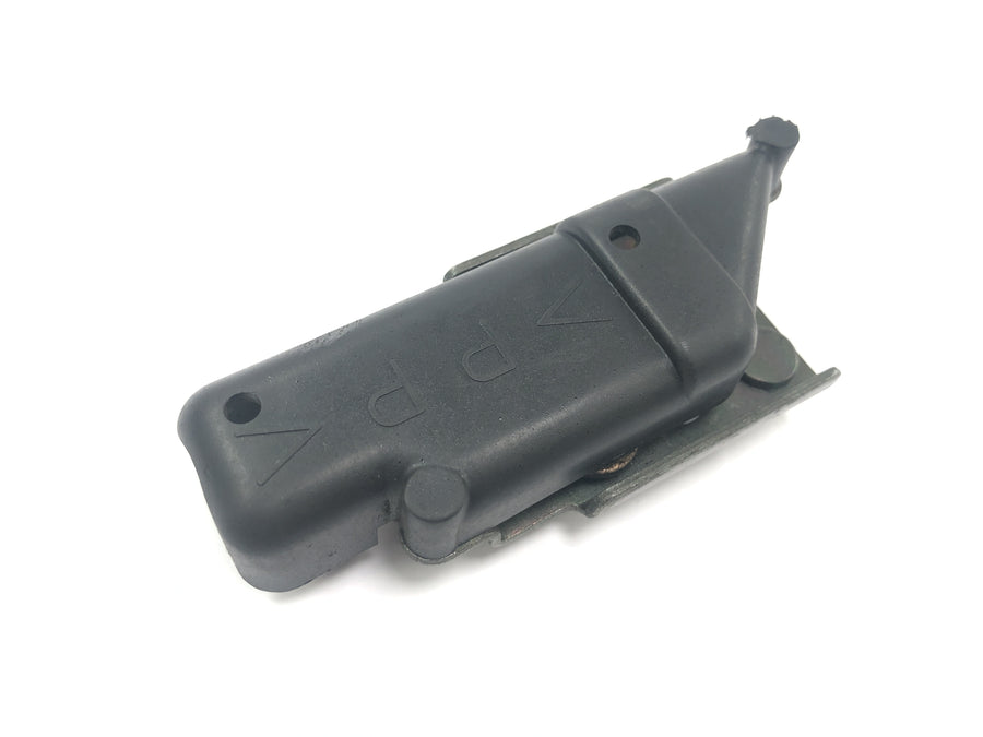 Yamaha YZF R1 RN04 [2001] - Seat lock rear seat lock