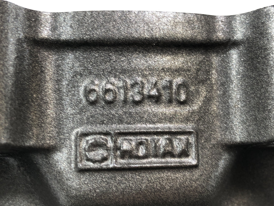 Aprilia RST 1000 Futura [2002] - cylinder with pistons in the back
