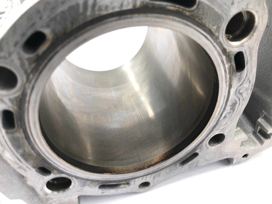 Kawasaki VN 1600 Classic VNT60A [2007] - cylindre avec piston à l'avant
