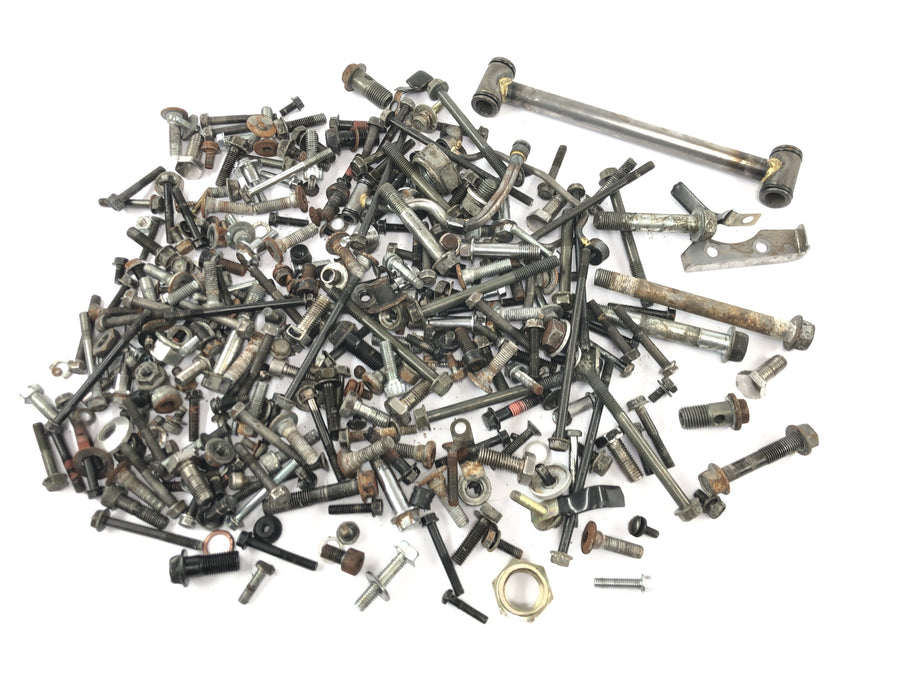 Kawasaki GPZ 1000 RX [1987] - leftover parts and screws mixed lot