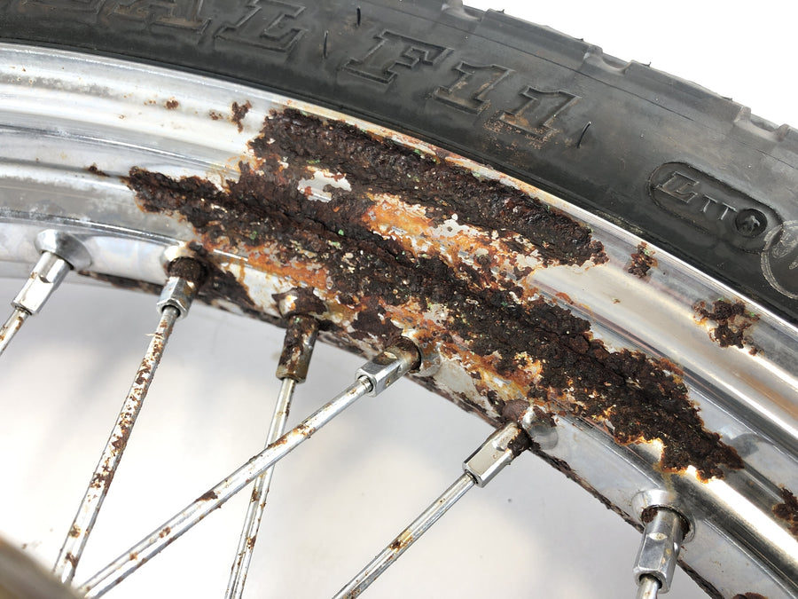 Kawasaki VN 1500 A [1995] - Front wheel rim TAKASAGO 19 X 2.15 Dunlop Gold Seal F11 100 90 19
