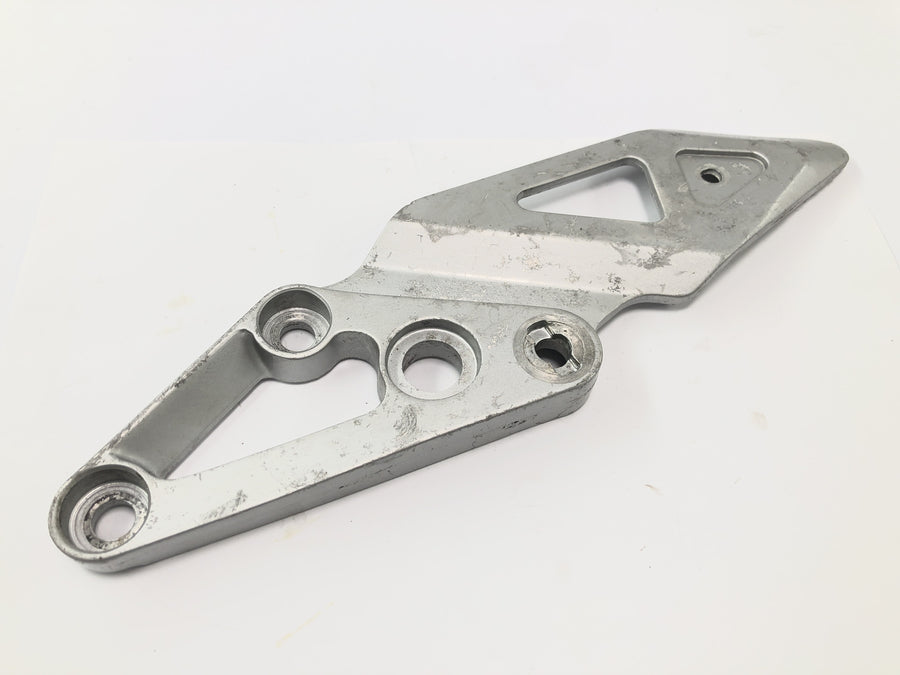 Suzuki GSX-R 1100 W GU75 C [1994] - Footrest holder left footrest holder