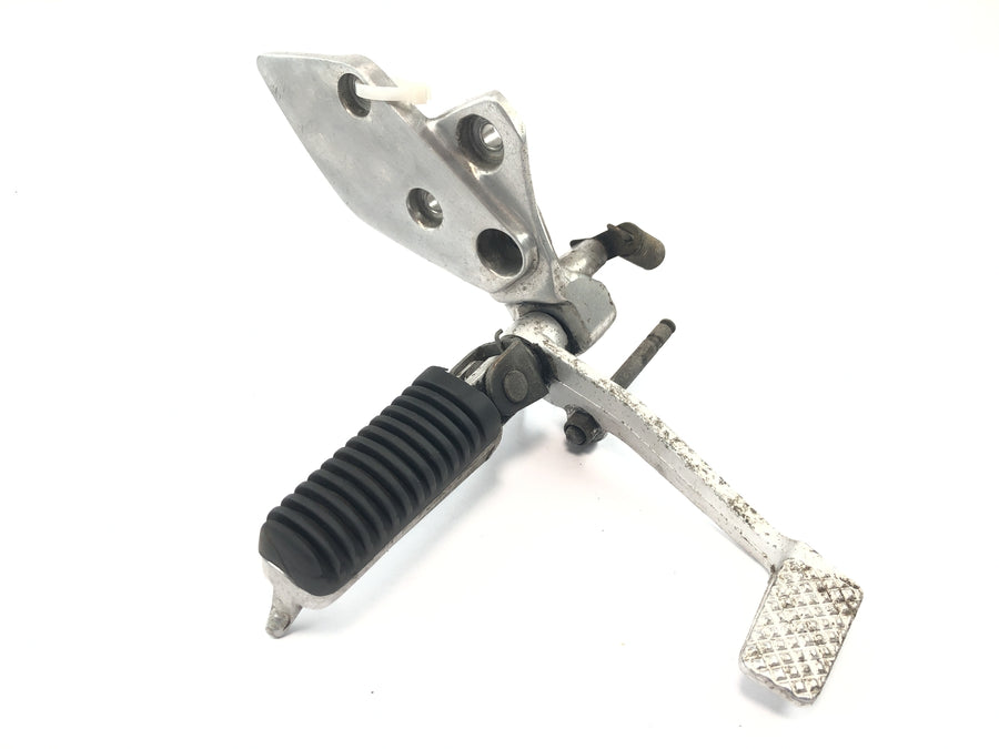 Yamaha XJR 1200 4PU [1996] - Driver's footrest on the right with brake pedal and holder