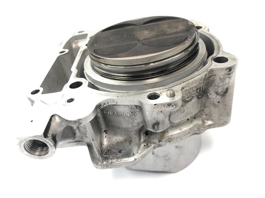 Aprilia RSV 1000 RP Mille [2001] - Cylindre avec piston arrière