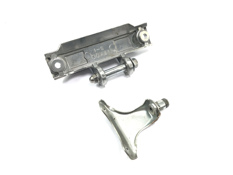 Yamaha V Max 1200 2LT [1998] - Headlight mount bracket