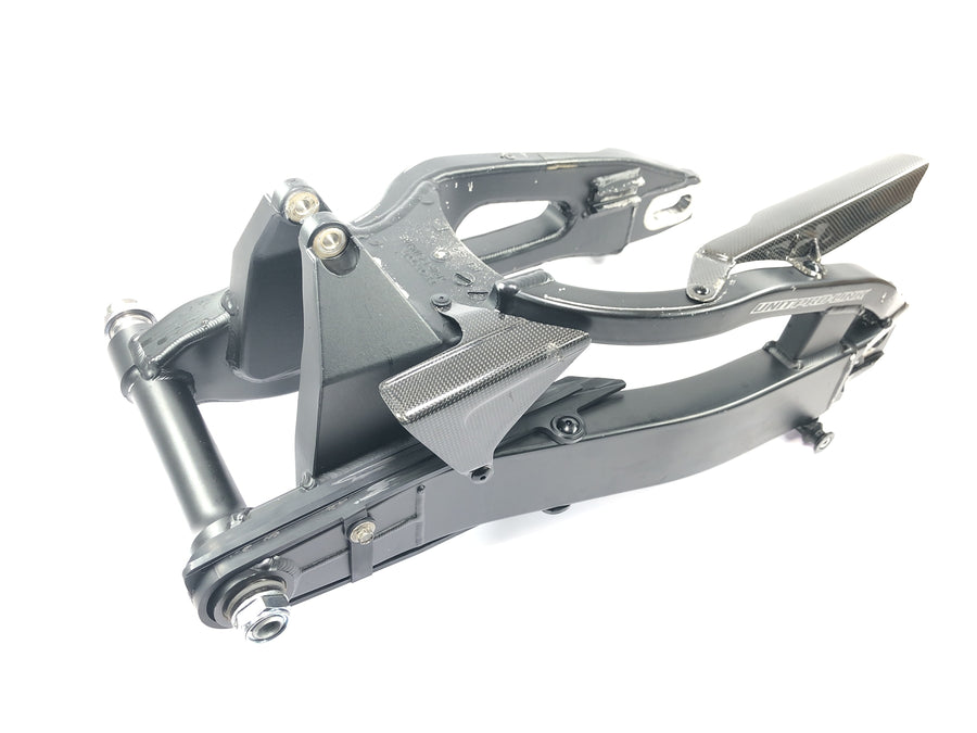 Honda CBR 1000 RR SC57 [2006] - Bras oscillant de roue arrière avec axe de bras oscillant