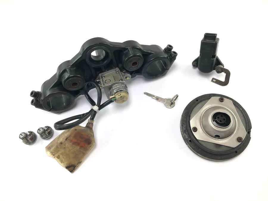 BMW K 1100 LT [1993] - Lock set ignition lock with fork bridge at the top, tank cap, storage compartment locks