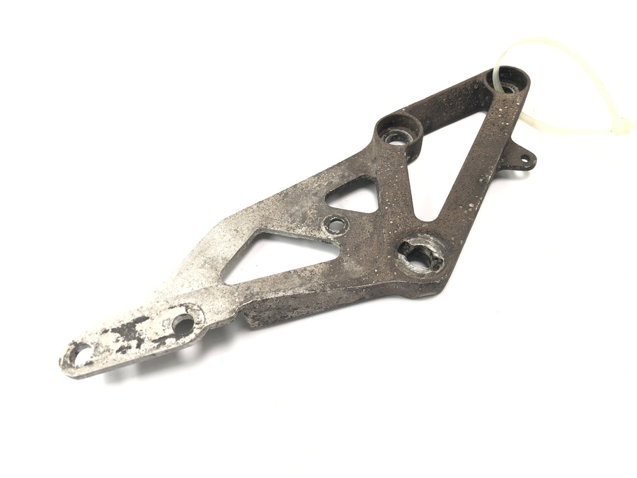 Suzuki GSX-R 1100 W GU75 C [1994] - Support de plaque repose-pieds droit