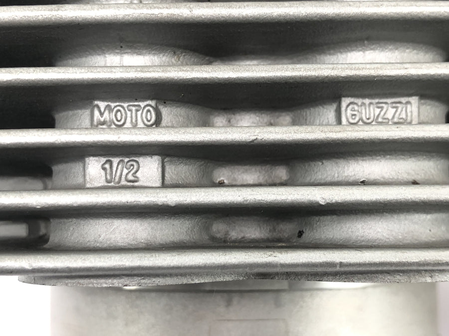 Moto Guzzi V11 Sport [1999] - cylindre avec piston à gauche