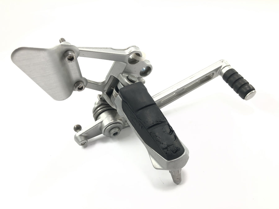 BMW R 1100 S R2S [2000] - Driver's right footrest system with brake lever and bracket