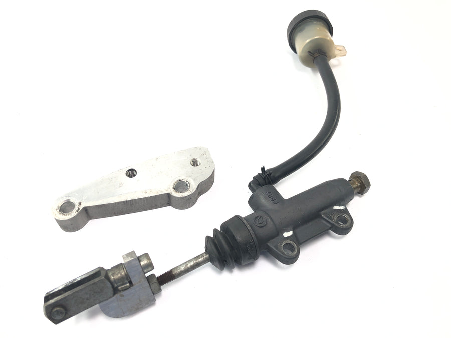 Aprilia RSV 1000 RP Mille [2001] - Rear brake pump