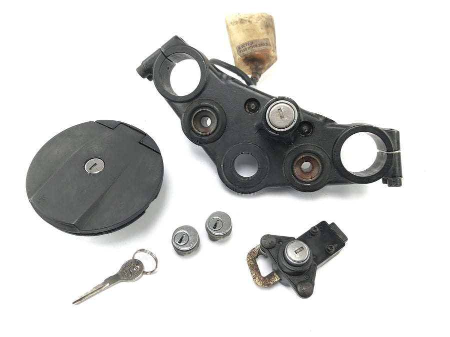 BMW K 1100 LT [1993] - Lock set ignition lock with fork bridge at the top, tank cap, storage compartment locks